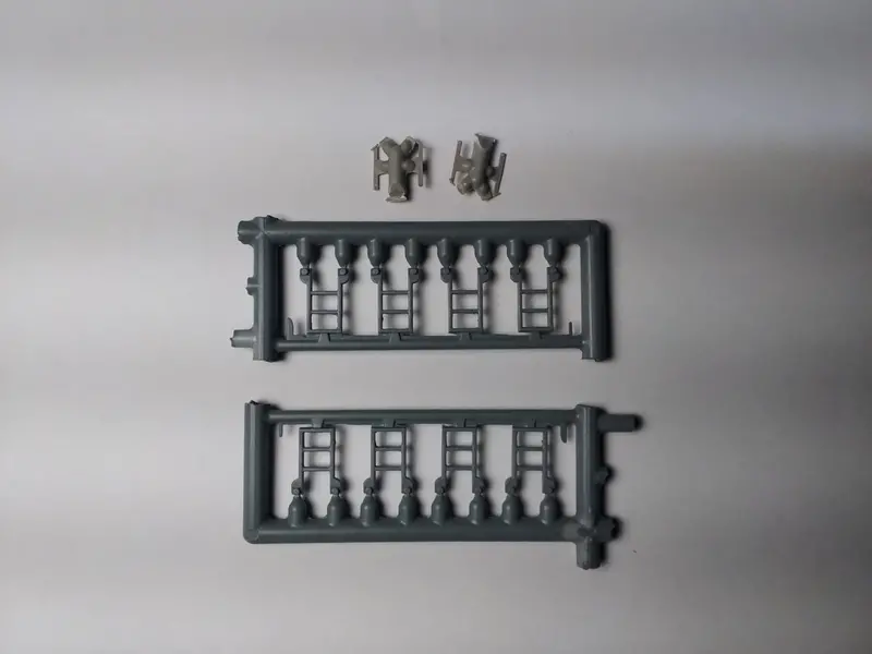 Athearn Ath-36596 Gray P42 Diesel Steps And Wiper Detail Set (2 Pieces) 1