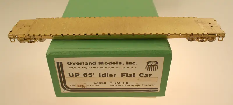 Omi 3046 Union Pacific 65-Foot Standard Flat Car – F70-15 Series Freight Carrier 1