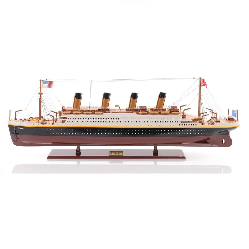 Titanic Medium-Size Painted Preassembled Liner Model 1